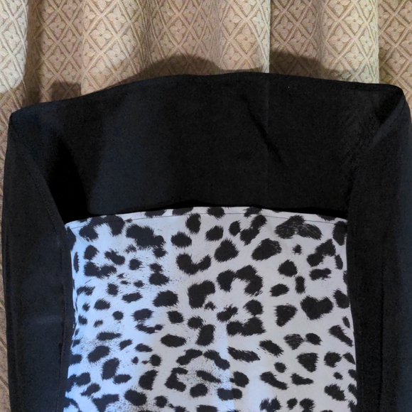H&M Woman' Size 4 Sleeveless Black & White Animal Print Scoop Neck High-… - Picture 4 of 9